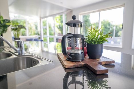 Photo of property in 4 Halswater Drive, Churton Park, Wellington, 6037