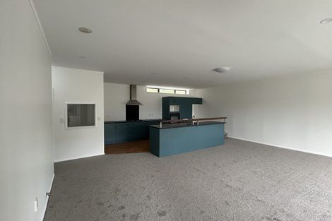 Photo of property in 3 Mitika Way, Strathmore Park, Wellington, 6022