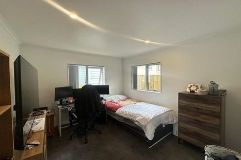 Photo of property in 271b Te Atatu Road, Te Atatu South, Auckland, 0610