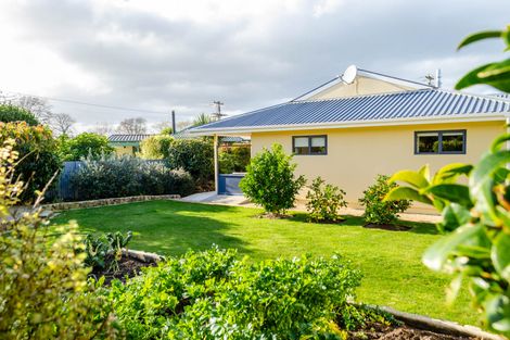 Photo of property in 62 Reading Street, Greytown, 5712