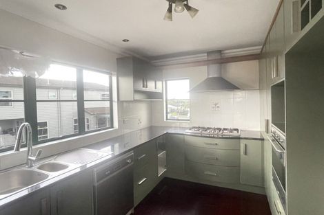 Photo of property in 459 Old Te Atatu Road, Te Atatu Peninsula, Auckland, 0610