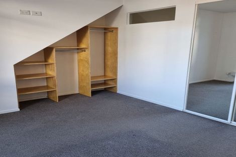 Photo of property in Pirie Street Townhouses, 2/35 Pirie Street, Mount Victoria, Wellington, 6011