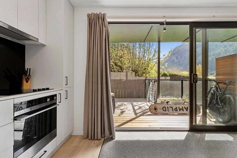 Photo of property in Northlight Apartments, 2/14 Fryer Street, Queenstown, 9300