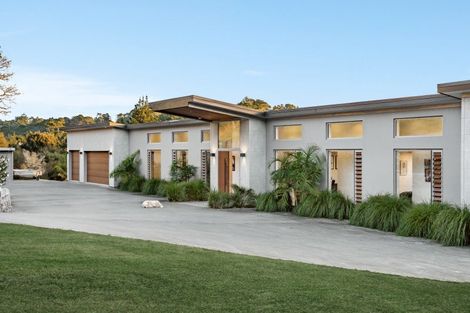 Photo of property in 73 Warman Road, Okura, Albany, 0792