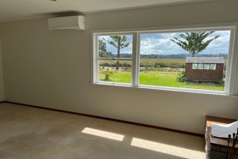Photo of property in 22 The Terrace, Herald Island, Auckland, 0618