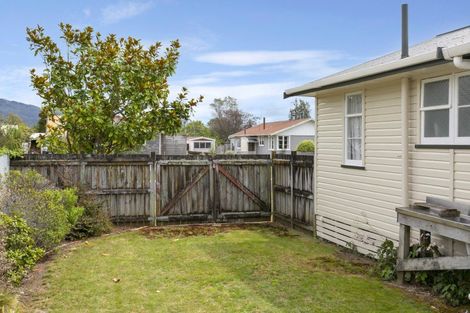 Photo of property in 2 Noni Street, Turangi, 3334