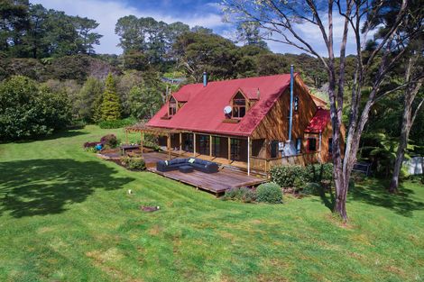 Photo of property in 18 Cochran Road, Oratia, Auckland, 0604