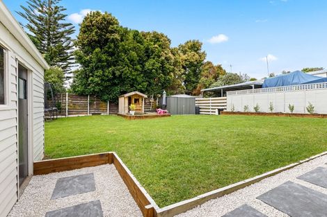 Photo of property in 18 Kauri Crescent, Snells Beach, 0920