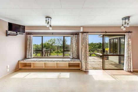 Photo of property in 114b Riversdale Drive, Merrilands, New Plymouth, 4312