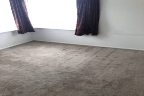 Photo of property in 100 Gossamer Drive, Pakuranga Heights, Auckland, 2010