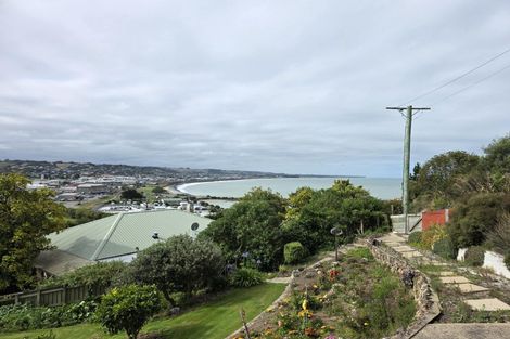 Photo of property in 2 Avon Street, South Hill, Oamaru, 9400