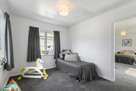 Photo of property in 195 Wellington Road, Wainuiomata, Lower Hutt, 5014