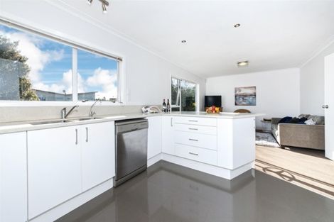 Photo of property in 24 Venus Place, Half Moon Bay, Auckland, 2012