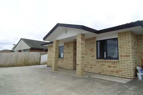 Photo of property in 72 Glenveagh Park Drive, Weymouth, Auckland, 2103
