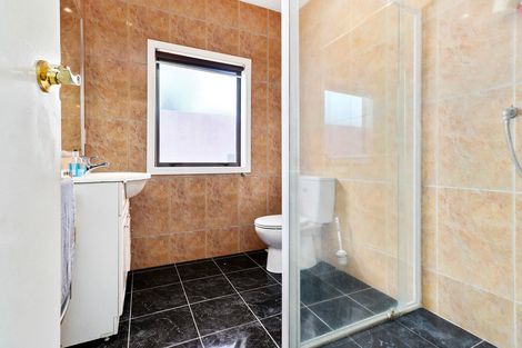 Photo of property in 71 Rosier Road, Glen Eden, Auckland, 0602