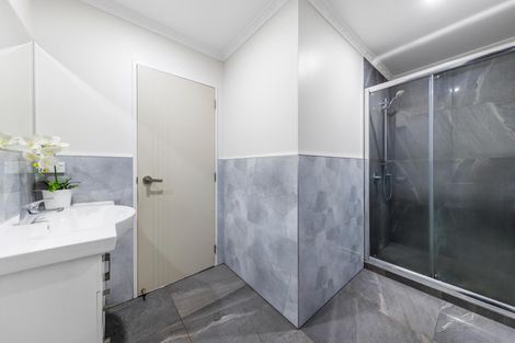 Photo of property in 16 Dolbel Place, Mangere East, Auckland, 2024