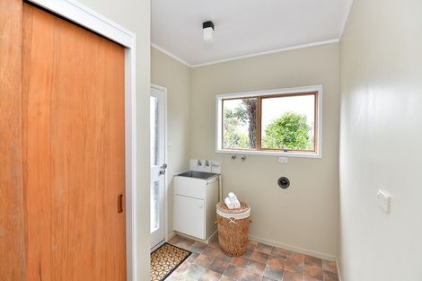 Photo of property in 1/9 Taumata Road, Castor Bay, Auckland, 0620