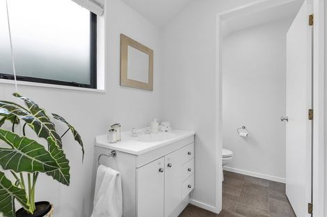 Photo of property in 5 Shastri Terrace, Khandallah, Wellington, 6035