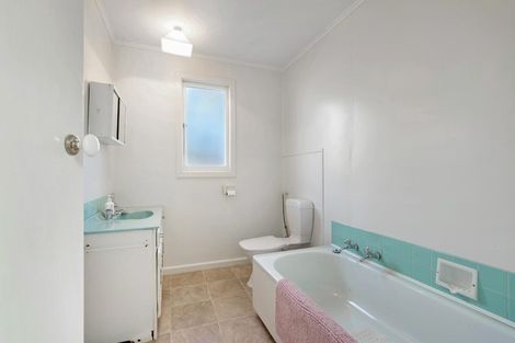 Photo of property in 18 Lake Avenue, Frankton, Queenstown, 9300