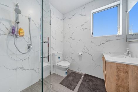 Photo of property in 32b Tirimoana Road, Te Atatu South, Auckland, 0602