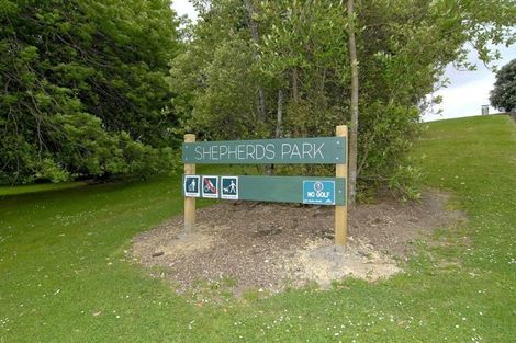 Photo of property in The Haven, 14/120 Beach Haven Road, Beach Haven, Auckland, 0626