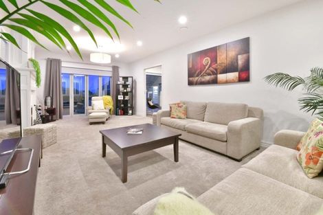 Photo of property in 110 Vipond Road, Stanmore Bay, Whangaparaoa, 0932