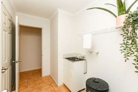 Photo of property in 6 Frank Frethey Place, Highlands Park, New Plymouth, 4312