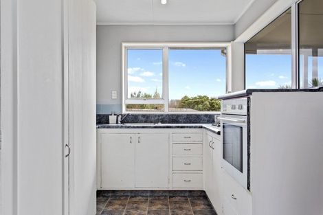 Photo of property in 50 Queens Avenue, Waikuku Beach, 7402