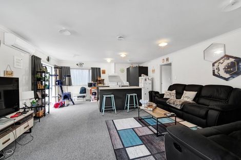 Photo of property in 12a Stuart Place, Blagdon, New Plymouth, 4310