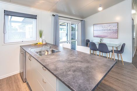 Photo of property in 10 Karaka Street, Castlecliff, Whanganui, 4501