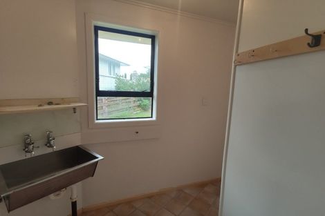 Photo of property in 20 Carole Crescent, Pakuranga, Auckland, 2010