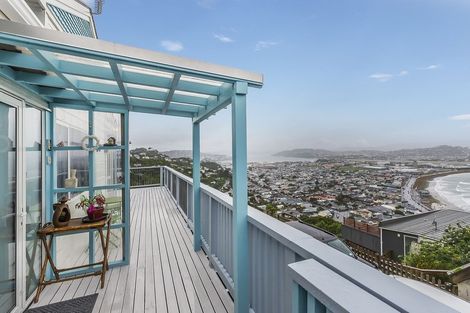 Photo of property in 8 Pari Tai Way, Houghton Bay, Wellington, 6023