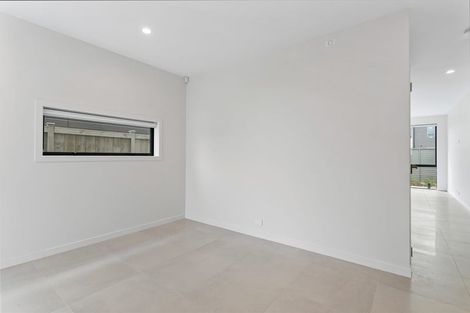Photo of property in 16 Park Green Avenue, Rosehill, Papakura, 2113