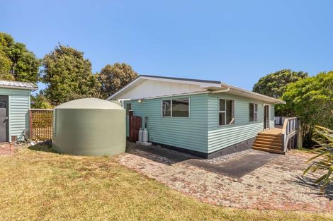 Photo of property in 847 Hokio Beach Road, Hokio Beach, Levin, 5571
