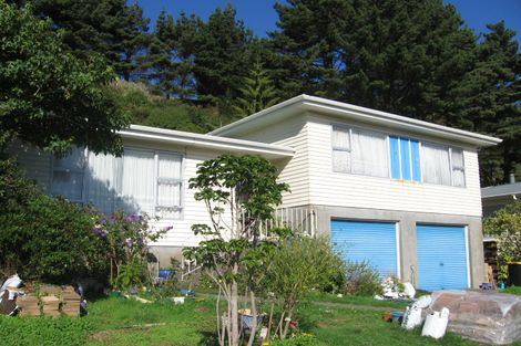 Photo of property in 8 Colonial Grove, Tawa, Wellington, 5028