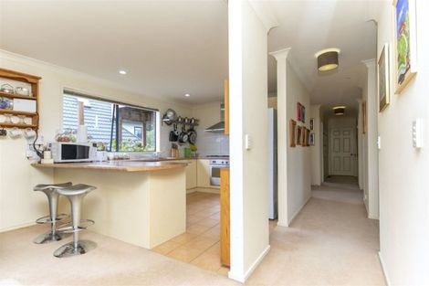 Photo of property in 2 Berkshire Terrace, Massey, Auckland, 0614