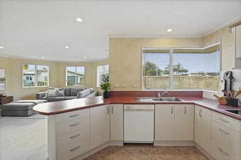 Photo of property in 1 Kirk Close, Rototuna, Hamilton, 3210