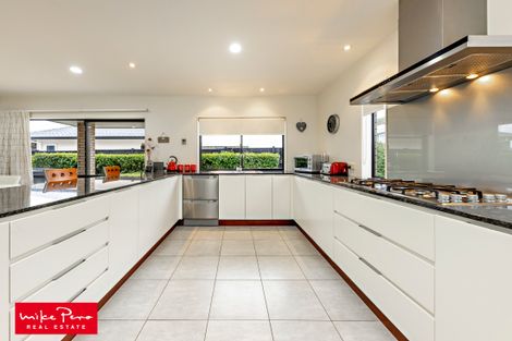 Photo of property in 14 Lake Drive, Karaka, Papakura, 2113