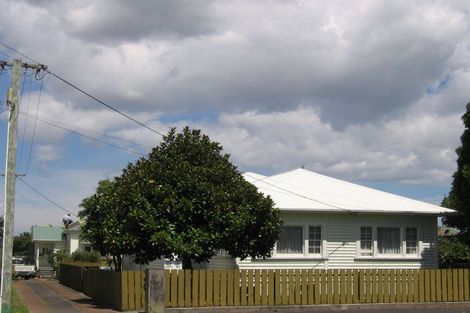 Photo of property in 107 Calliope Road, Stanley Point, Auckland, 0624