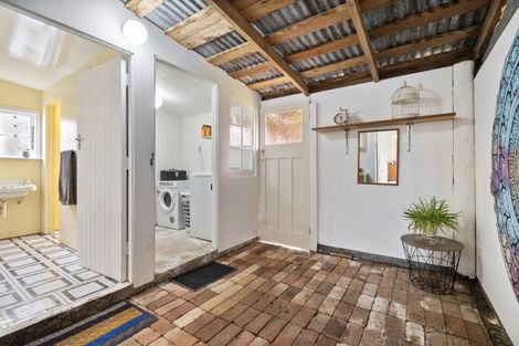 Photo of property in 5 Alexander Street, Ohingaiti, Hunterville, 4785