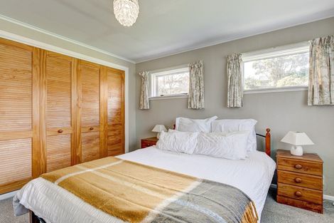Photo of property in 17 Mclellan Street, Tawa, Wellington, 5028