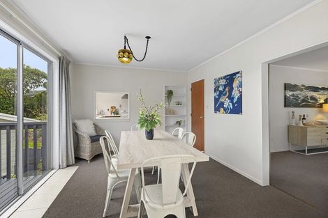 Photo of property in 15 Fyvie Avenue, Tawa, Wellington, 5028