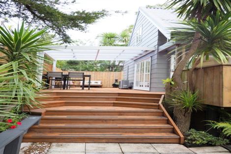 Photo of property in 2/99 Balmain Road, Birkenhead, Auckland, 0626