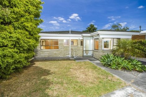 Photo of property in 746 East Coast Road, Pinehill, Auckland, 0630