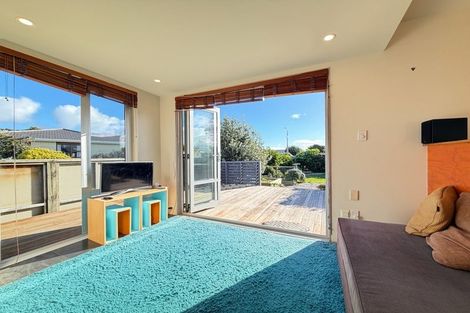 Photo of property in 16 Tireti Road, Titahi Bay, Porirua, 5022