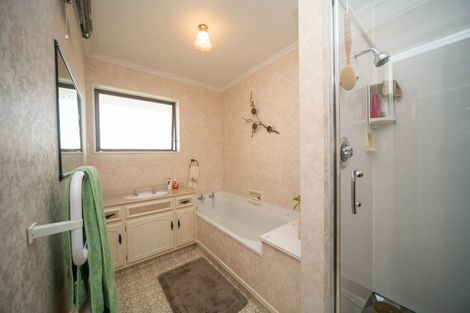 Photo of property in 3 Phoenix Avenue, Hokowhitu, Palmerston North, 4410