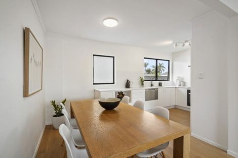 Photo of property in 2/57 Lake Road, Devonport, Auckland, 0624