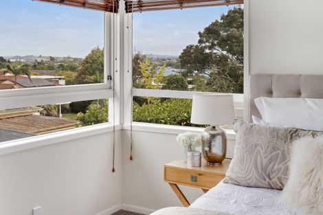 Photo of property in 22 Andrea Place, Sunnyhills, Auckland, 2010