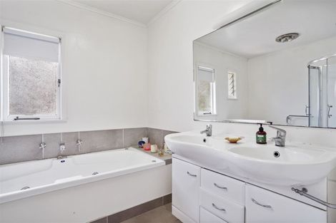 Photo of property in 279 Titirangi Road, Titirangi, Auckland, 0604