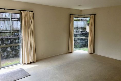 Photo of property in 19h Claremont Way, East Tamaki Heights, Auckland, 2016